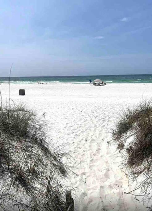 I Never Want To Leave - *
